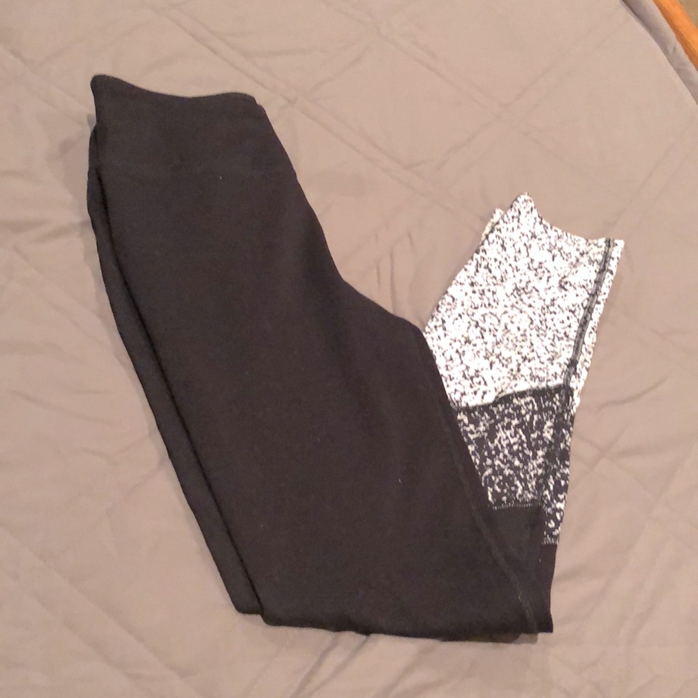 SO Athletic Black and whiteLegging size medium